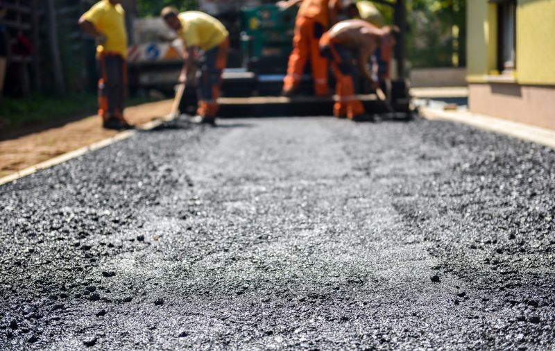 Asphalt Sealcoating